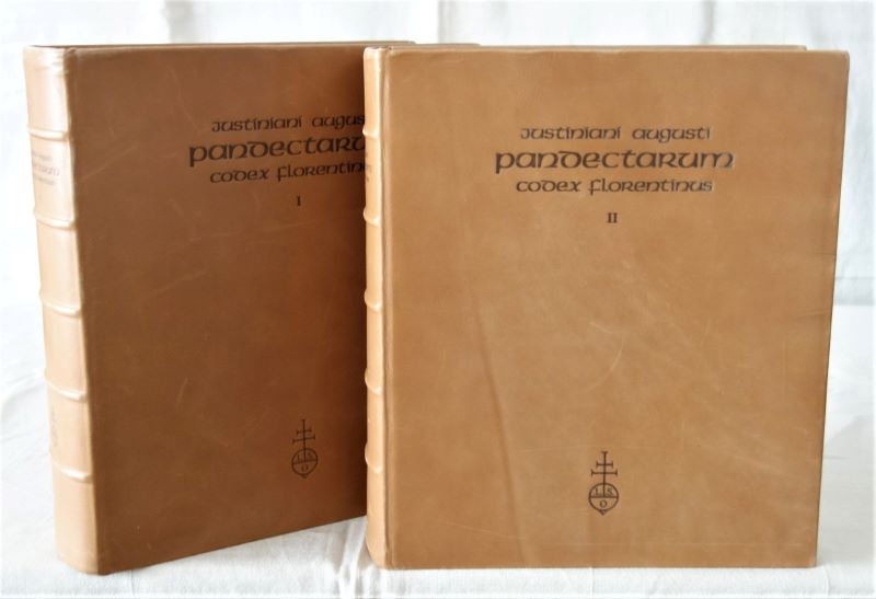 CODEX FLORENTINUS. Justiniani Augusti Pandectarum. 2 Bde. Florenz 1988